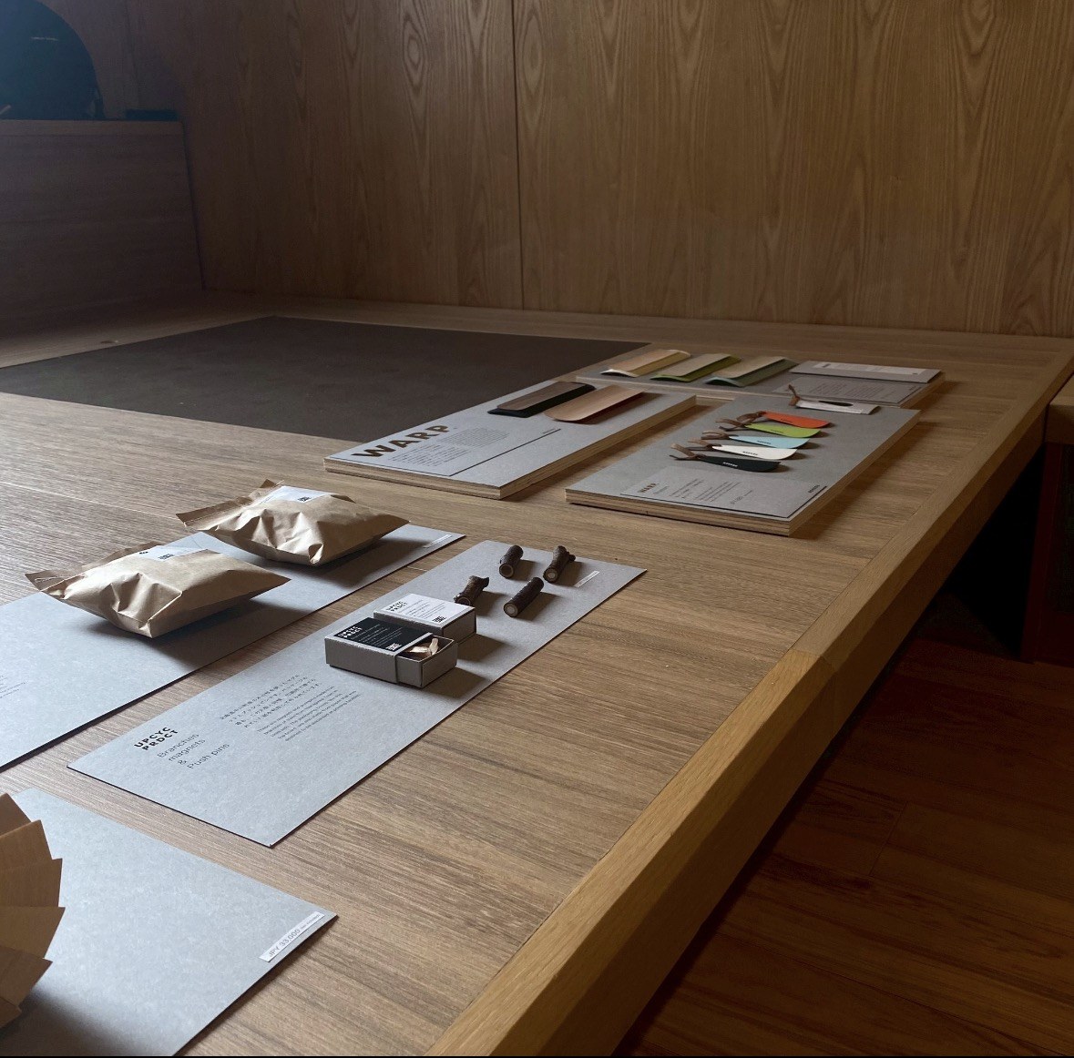 前回の会場風景：客室に並ぶMOKKOUの製品